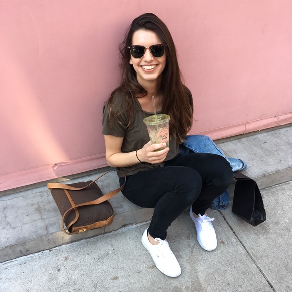 Meet your Posher, Kiane - Picture 1 of 1